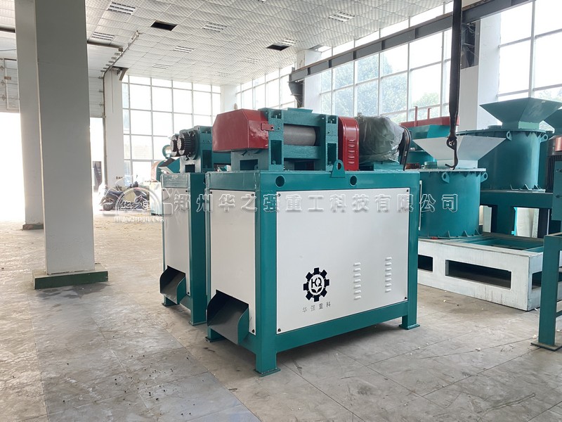 對輥擠壓造粒機.jpg